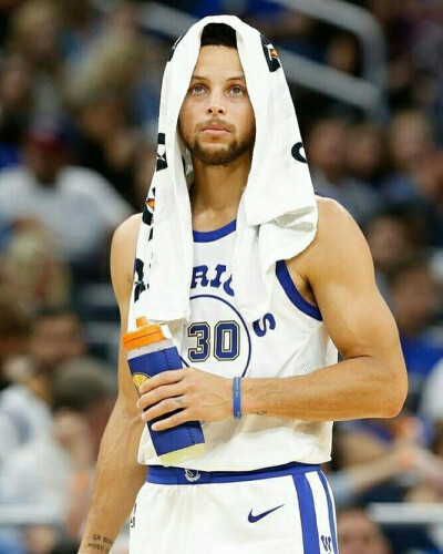 离不开多年 离不开多年